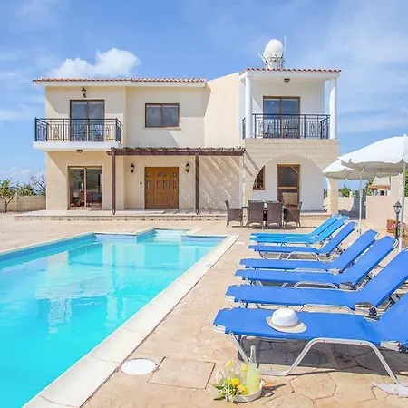 וילה In Sleeps 6 Includes Swimming Pool Air Con And Wifi 8 7