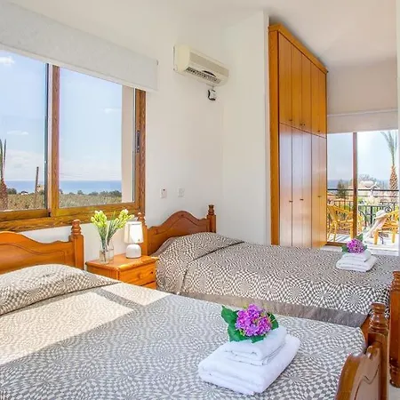 In Sleeps 6 Includes Swimming Pool Air Con And Wifi 8 7