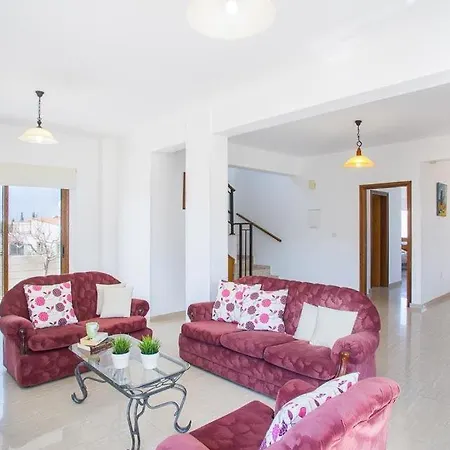 וילה In Sleeps 6 Includes Swimming Pool Air Con And Wifi 8 7